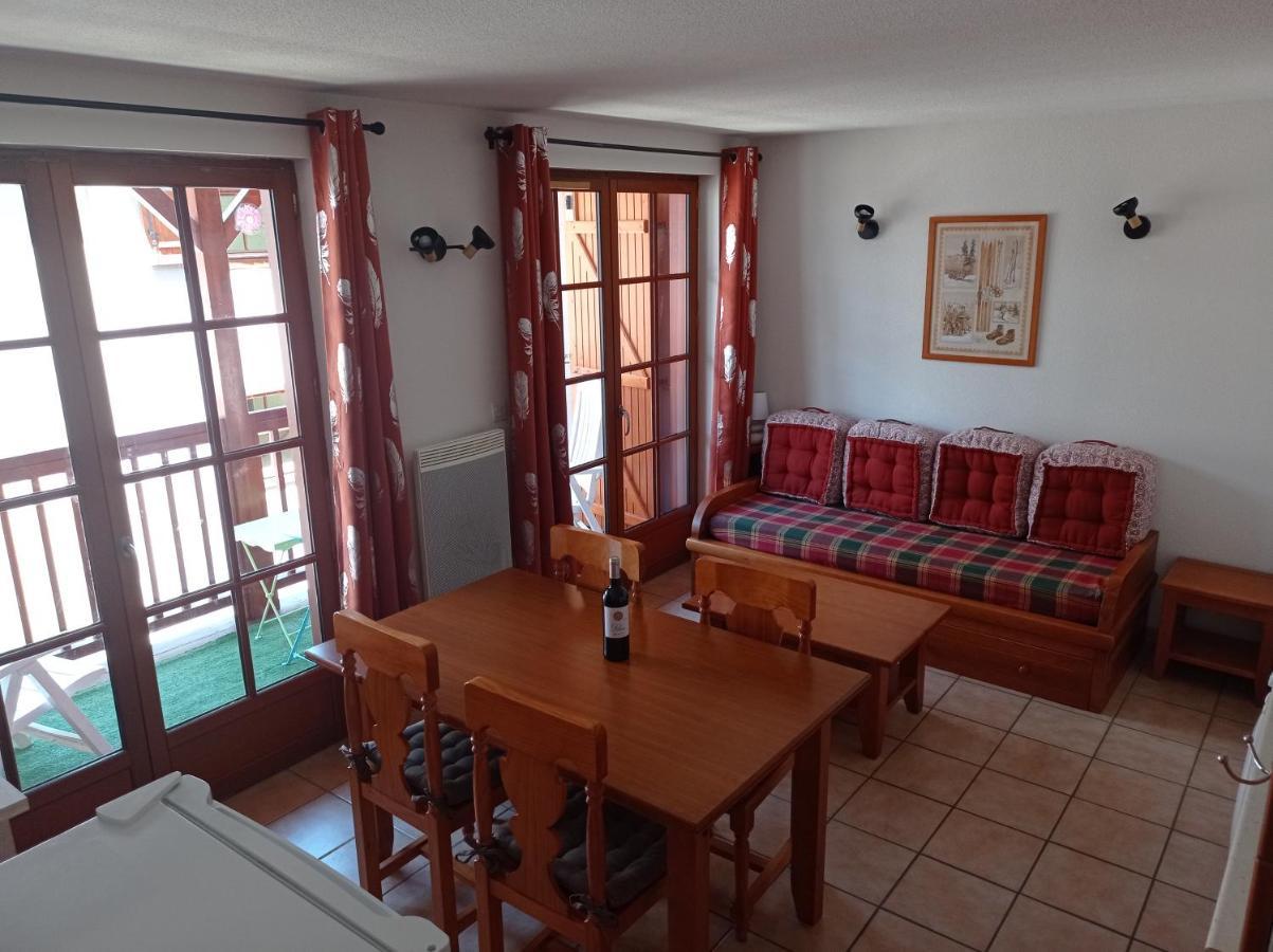 Agreable Appartement Avec Balcon Dans Residence Calme โกเตอเรต์ ภายนอก รูปภาพ