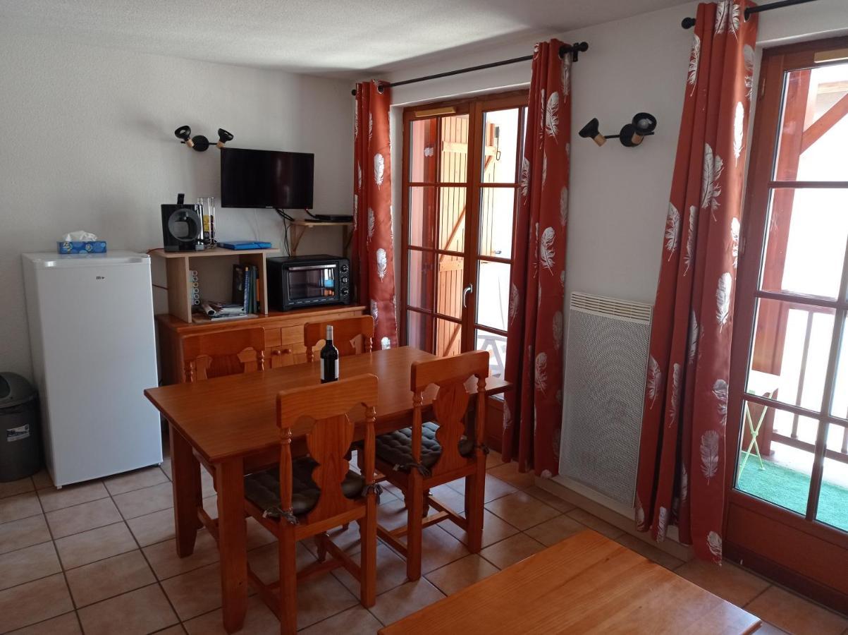 Agreable Appartement Avec Balcon Dans Residence Calme โกเตอเรต์ ภายนอก รูปภาพ